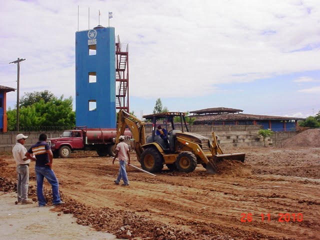 Se prepara el terreno para un campo deportivo